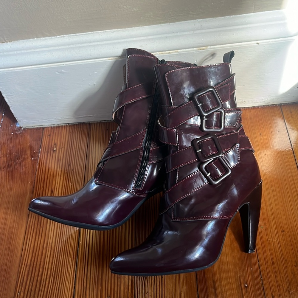 Super fashionable cherry red leather pointed heels